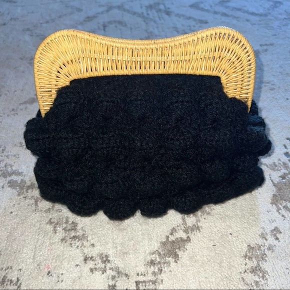 Kayu Rafia and Wicker Purse w/ Long Chain Magnetic Closure - Picture 1 of 4